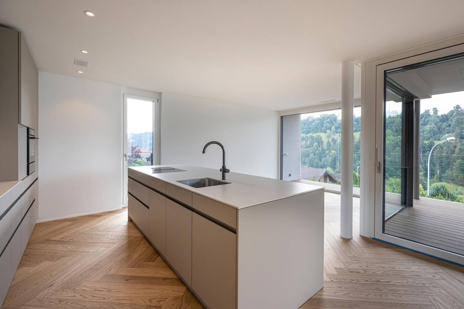 Luzernerstrasse  |  Adligenswil | www.luzernerstrasse58.ch
