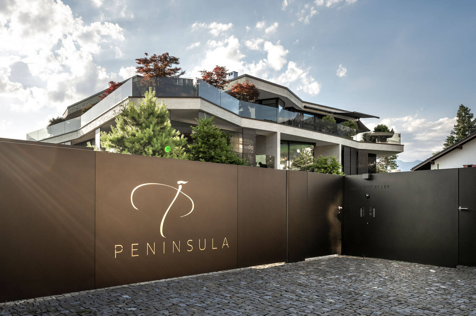 «PENINSULA»  I  Hergiswil