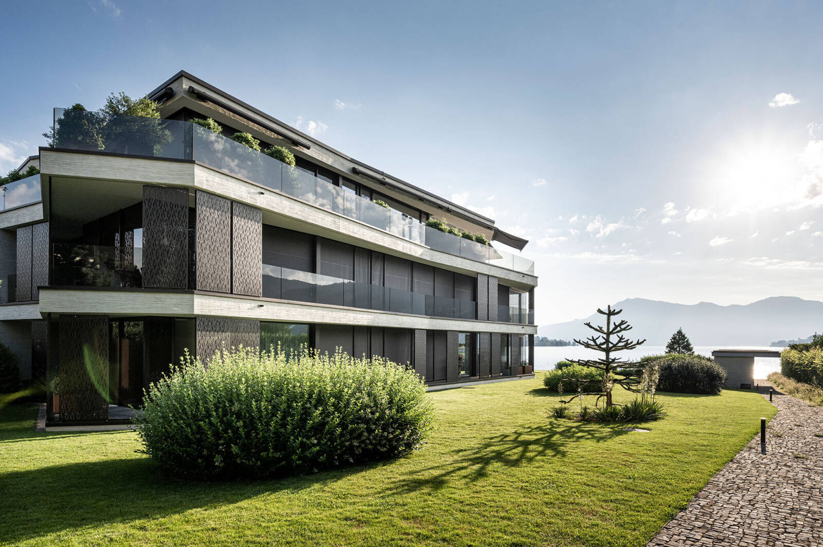 «PENINSULA»  I  Hergiswil