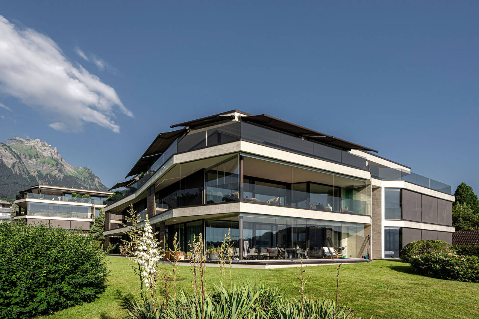 «PENINSULA»  I  Hergiswil