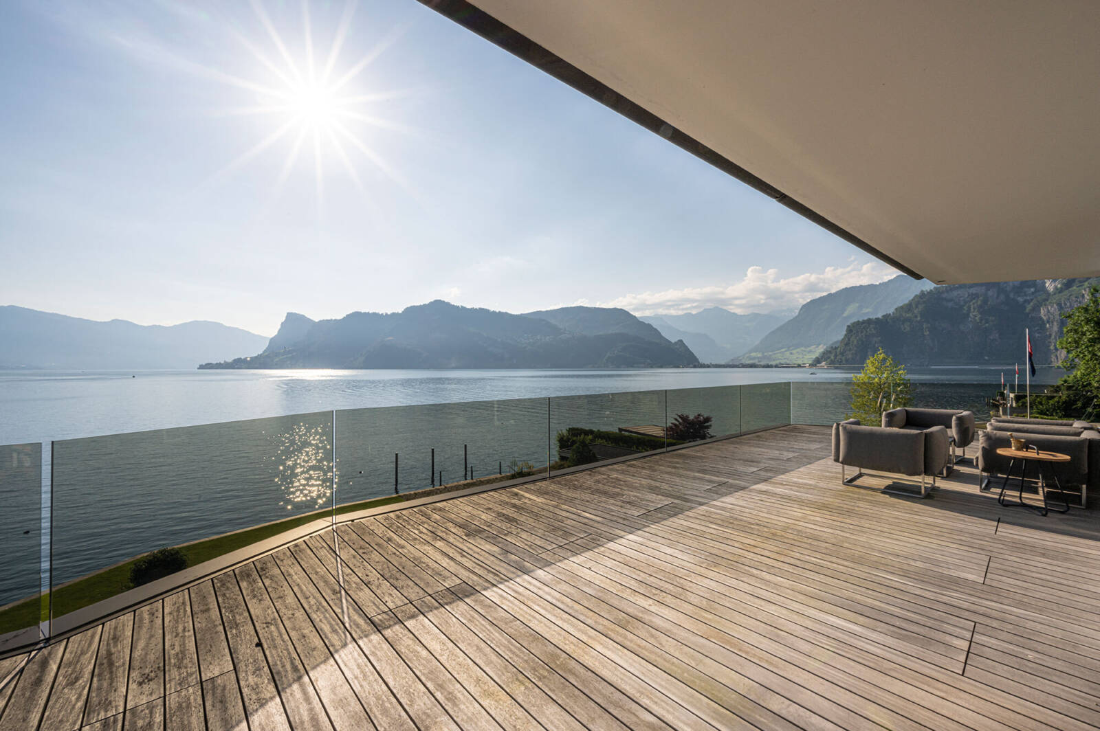 «PENINSULA»  I  Hergiswil
