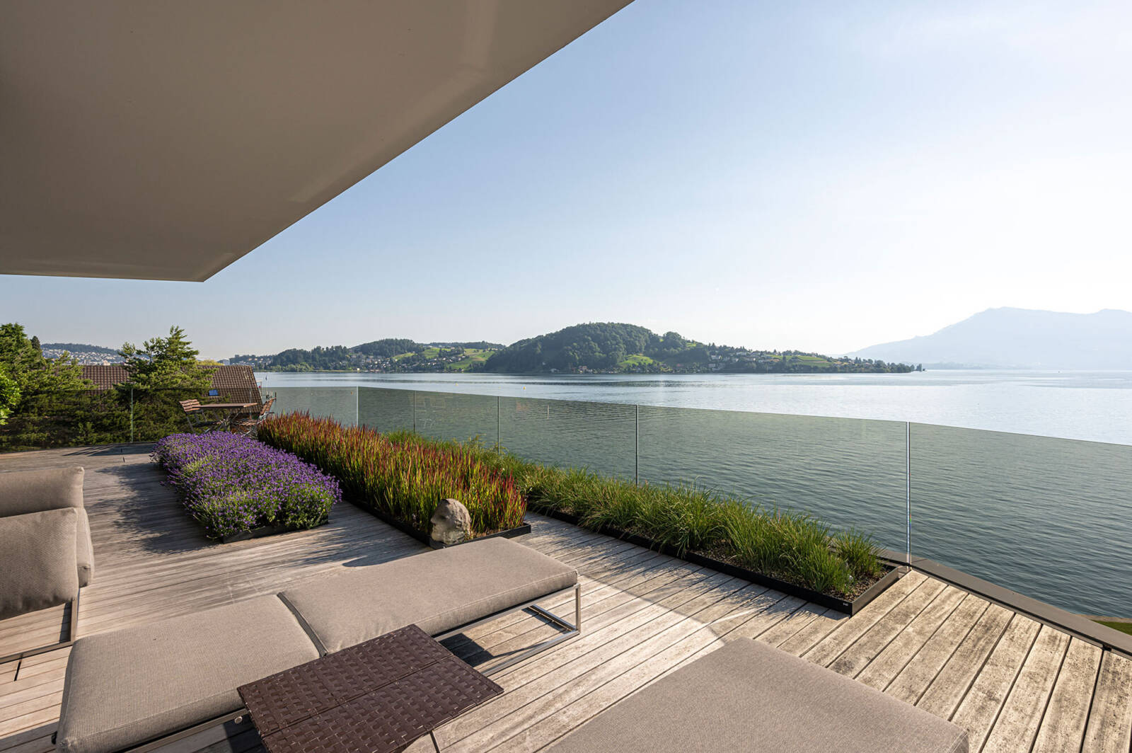 «PENINSULA»  I  Hergiswil